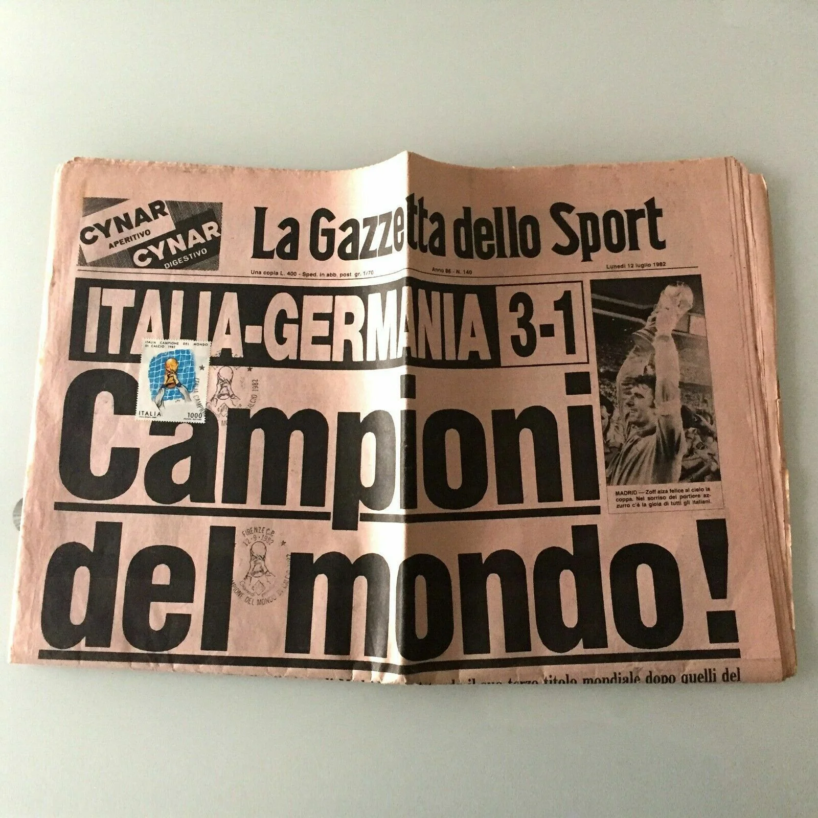 La Gazzetta dello sport ITALIA 12 Luglio + Francobollo Campioni del Mondo 1982