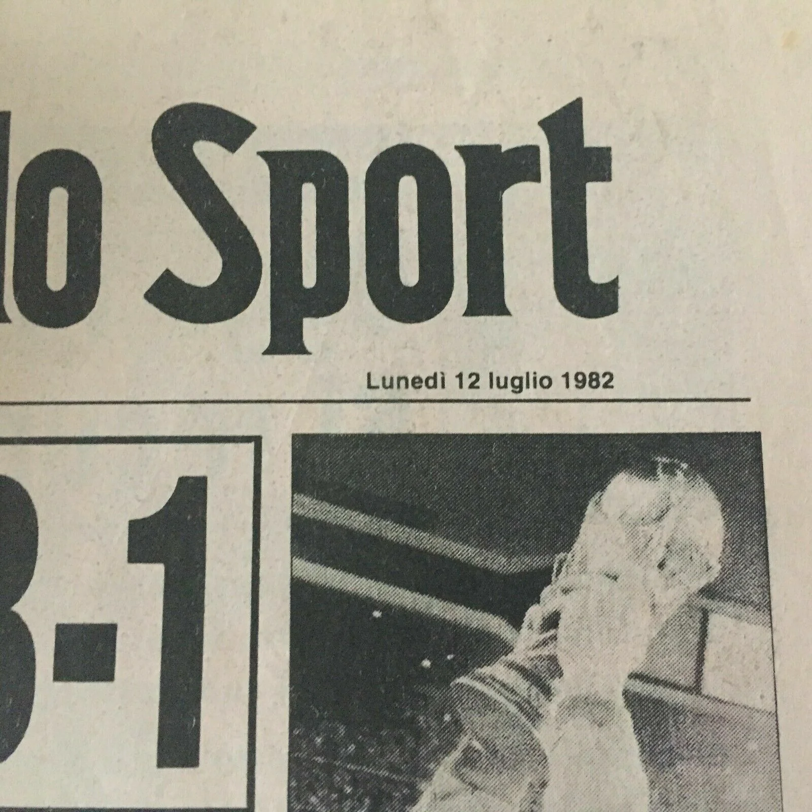 La Gazzetta dello sport ITALIA 12 Luglio + Francobollo Campioni del Mondo 1982 - Image 4