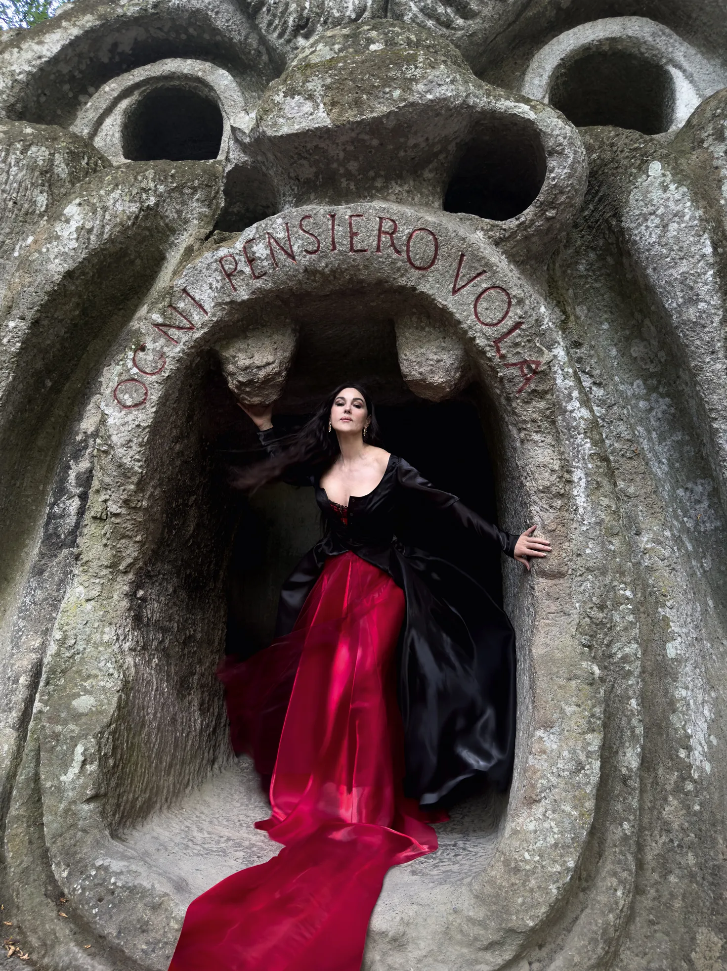 Speciale VOGUE ITALIA Ottobre 2024 - Rivista Copertina da Collezione Monica Bellucci Tim Burton - Image 2