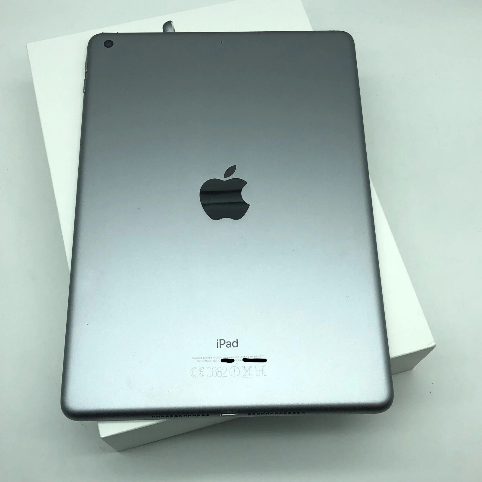 Tablet Apple iPad 5  Ricondizionato Display 9.7" pollici 32GB Grigio wifi - Image 4